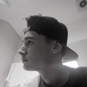 Александр Надежников